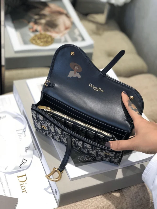 حقيبة DIOR