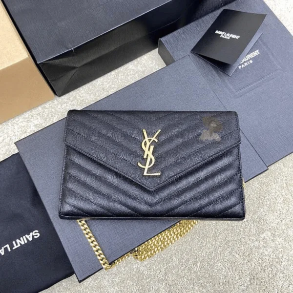 شنطة Saint Laurent